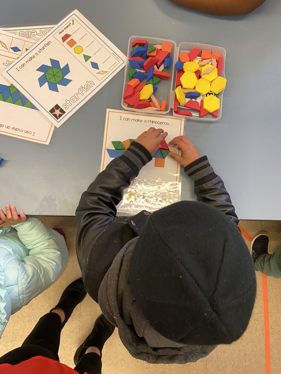 Gomesk85's tweet image. Coding fun with Captain Hunt preschoolers led by @CalcuttMS students!! #HourofCode2019