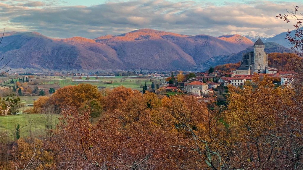 Nanouche31g's tweet photo. En cas de manque de neige, la #hautegaronne vous propose la découverte de #patrimoine 😍 #tourismehg #stbertrand #Comminges https://t.co/B7K7S5CdAU