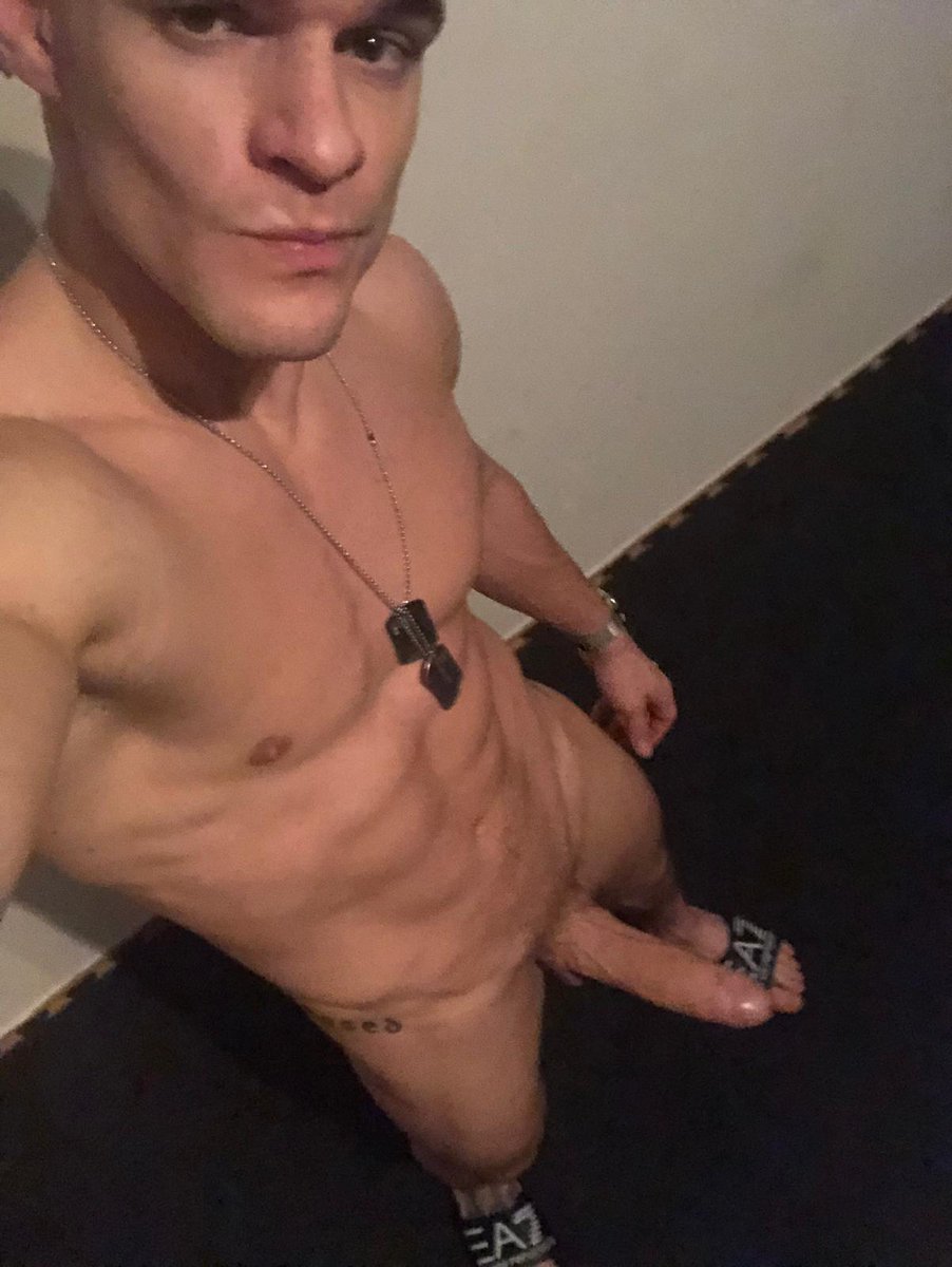 Порно Актер Макс Диор.