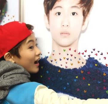 markeuuri's tweet photo. you've come so far. thank you for staying here. i'm so proud of you my lil baby lion 💚 #6YearsWithMarkLee #To6etherWithMark https://t.co/KcWkSmaa8F