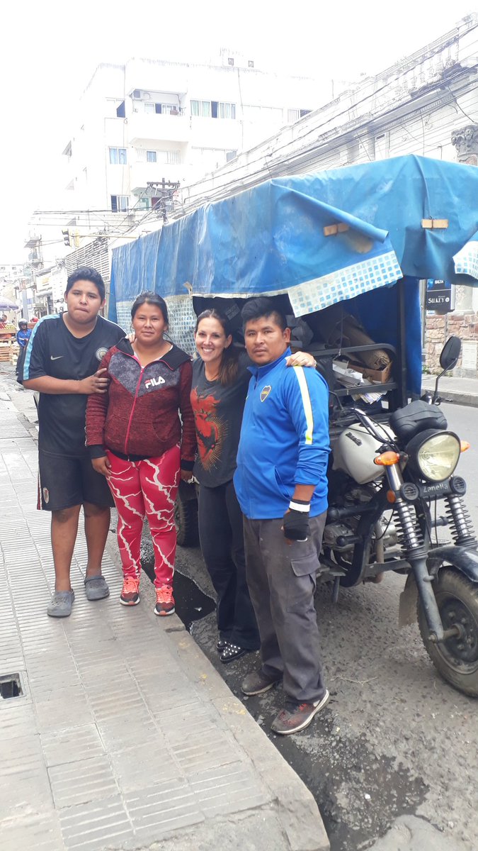 josenallar's tweet photo. Los carreros siempre presentes!! Hoy nos visitaron en la Subsecretaría de Políticas Alimentarias para asesorarse sobre el uso eficiente de tarjeta #AIPAS @GustavoSaenzOK https://t.co/d7XvRNn6s3