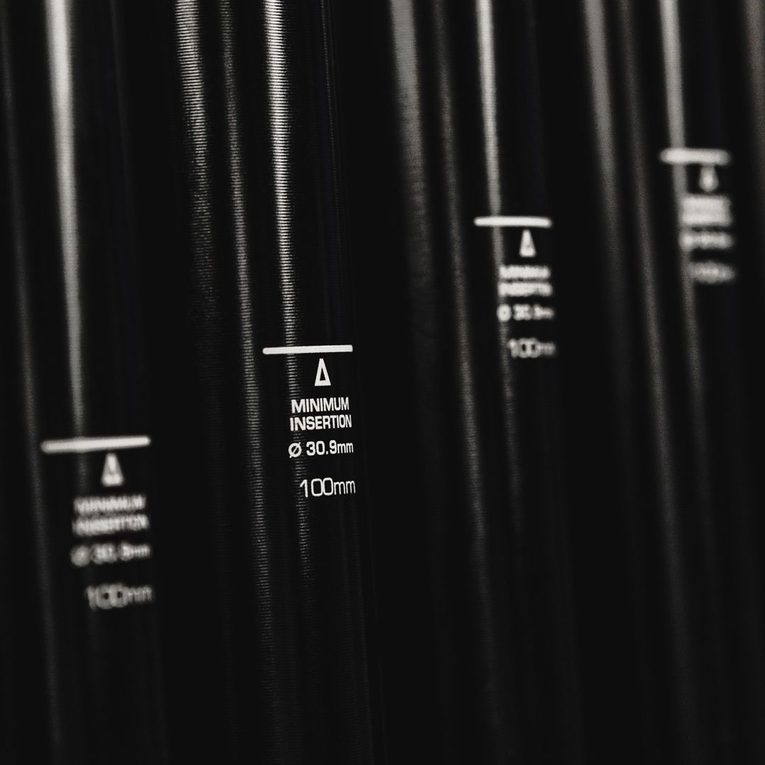 use_exposure's tweet photo. Seatpost production detailing 😍
.
.
.
.
#rideultimate #ultimateuse #mountainbike #cycling #mtblife #bikelife #outsideisfree #lifebehindbars #borntoride #instabike https://t.co/YJu2sEBidm