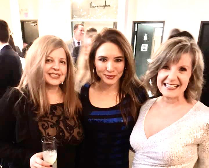 IreneCityNews's tweet photo. A weekend of #holiday parties kicked off Thursday w/ #mpparty, a highlight of the season thanks @MediaProfile @AlisonKing_MP & everyone who organized such a fantastic night in #Toronto https://t.co/ctt8SwHVGS