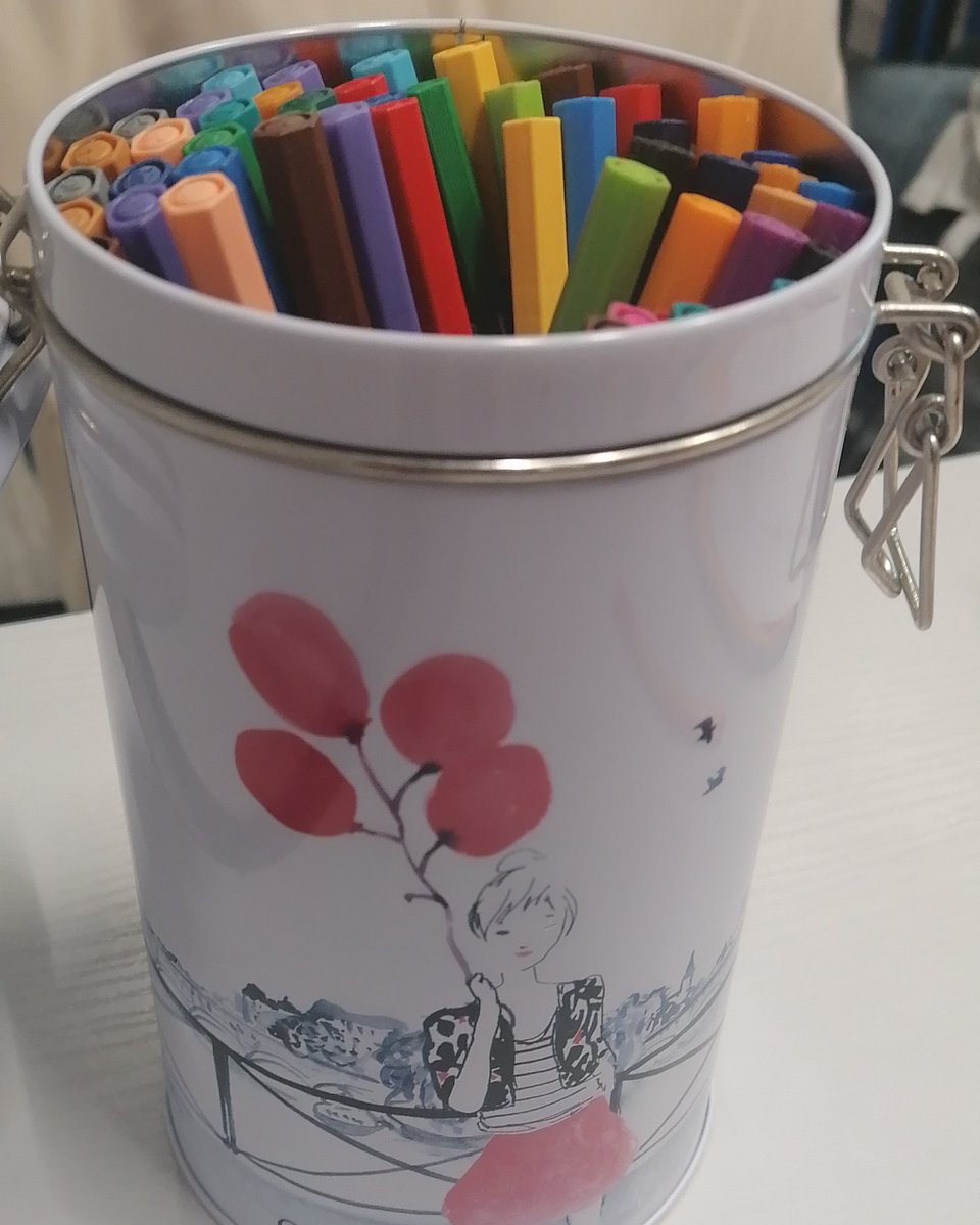 florence_potrel's tweet image. J'adore cette superbe idée de ma stagiaire Avocate afin de transporter ses crayons feutres pour l'atelier Mind Mapping . #modéliser #idees #originale #deuxiemevie #mindmapping