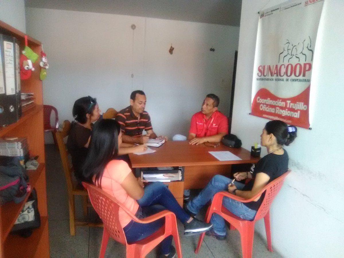 YContreras04's tweet photo. Hoy #16Dic | En la sede administrativa de Sunacoop-Trujillo #Valera edo. Trujillo, desarrollamos en conjunto con el @SENIAT_STVALERA una reunión para debatir acerca del decreto de exoneración del #ISLR a las https://t.co/Wh1ZsTUImW. publicado en Gaceta Oficial Nro 41.745 https://t.co/6DnmNrPZmz