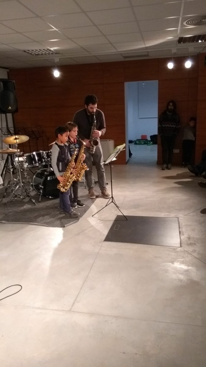 emmfaristol's tweet photo. Primer dia del Cicle Música al Museu de l’Esquerda... actuacions plenes d’energia i sentiment!
#musicaa #cicledeconcerts #audicions
@Museu_Esquerda @ajesquirol @RodadeTer https://t.co/D4rDZErhkt