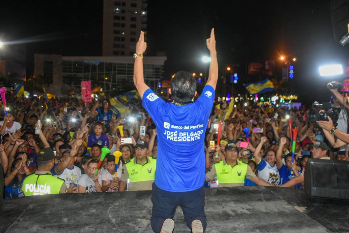 ¡GRACIAS DIOS!🙏
Vivimos un día inolvidable, todos juntos pusimos el corazón para lograr este sueño, gracias a mis jugadores, cuerpo técnico, utilería, personal administrativo.
Continuaremos trabajando para seguir haciendo historia.💙💛🏆
#ElOrgulloDeManabí