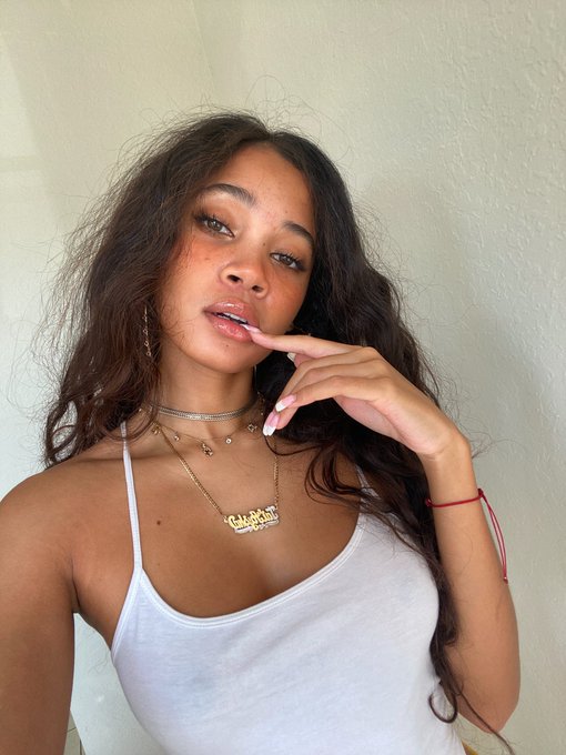 💦💦 https://t.co/HG26SlmLK9