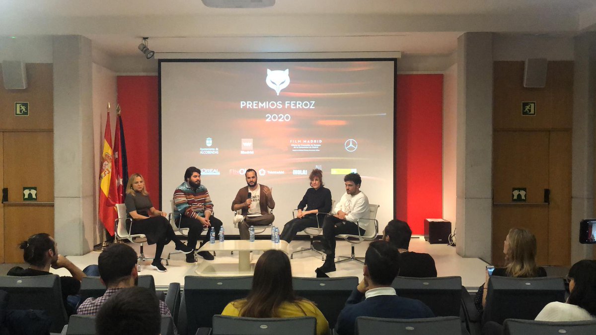 🎥🦊 Comienza el primer encuentro entre nominados y creadores audiovisuales de <a href="/PremiosFeroz/">Premios Feroz</a>.  

<a href="/Zurro_85/">Javier Zurro</a> charla con <a href="/castropilar/">Pilar Castro</a> <a href="/VDViajarEnTren/">Ventajas de Viajar en Tren</a>, <a href="/braysefe/">Brays Efe 👻</a> <a href="/PaquitaSalas/">Paquita Salas</a>, Aixa Villagrán #VidaPerfectaSerie y Adam Jezierski #VotaJuan, en el Salón de Actos de <a href="/CulturaCMadrid/">Cultura▪️Comunidad de Madrid</a>