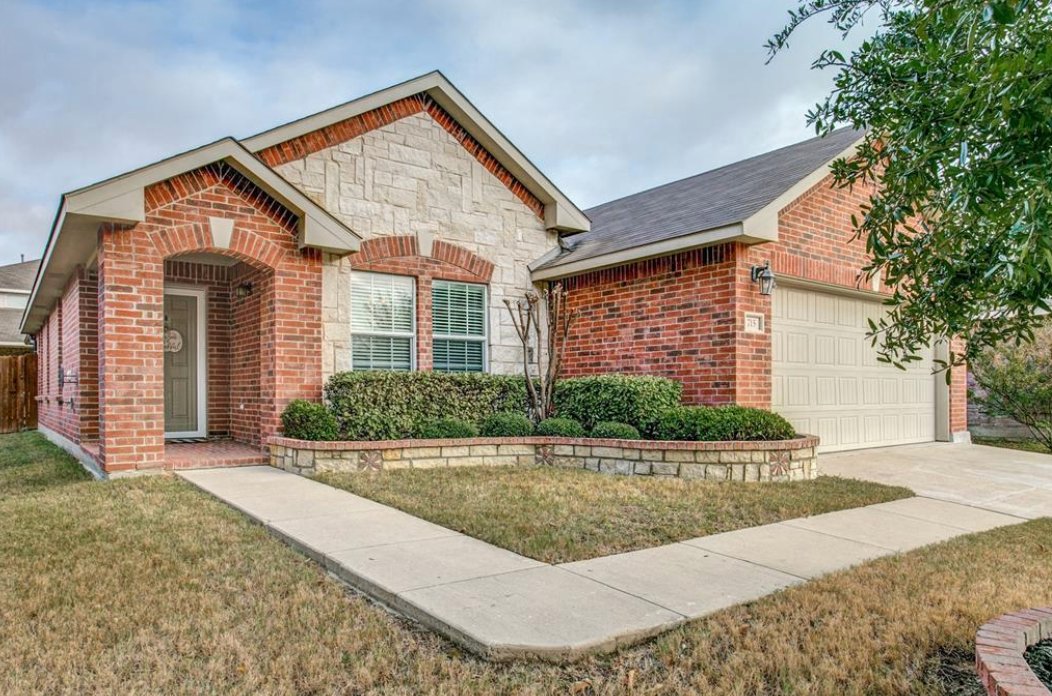 UrbanUnionArl's tweet photo. Is buying your first home a goal in 2020? This is the best time to get started! Ask the experts at FRONT REAL ESTATE CO how to get started. New year, new home. 🥂#arlingtonhomes https://t.co/dEHgu0cuqS