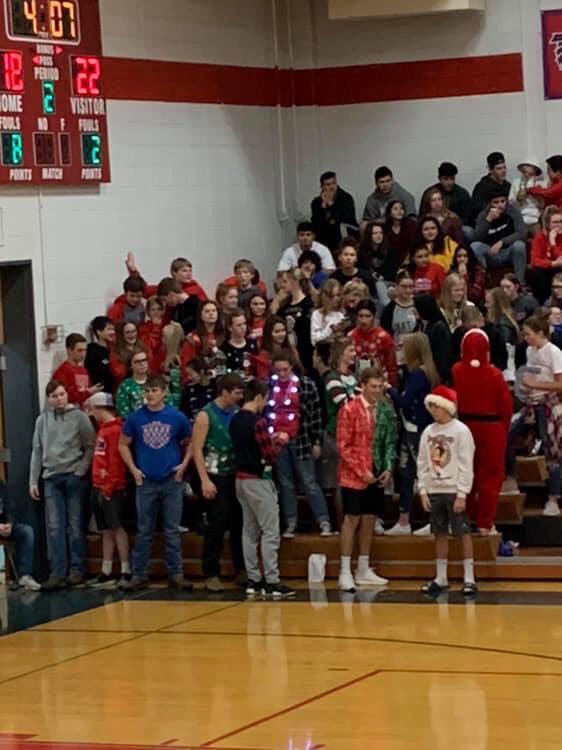 WSStudents12's tweet photo. It’s that time of year again!!! Everyone whip out their ugly sweaters for the HOME game on THURSDAY!!❤️💚
•
•
•
9th grade boys: 4:30
Varsity girls at 6:00 with the varsity boys following! Hope to see you all there in your Christmas attire!! 🎅🏼🎄
#GOFALCONS #CHRISTMASOUT https://t.co/A1qLHV9dTh