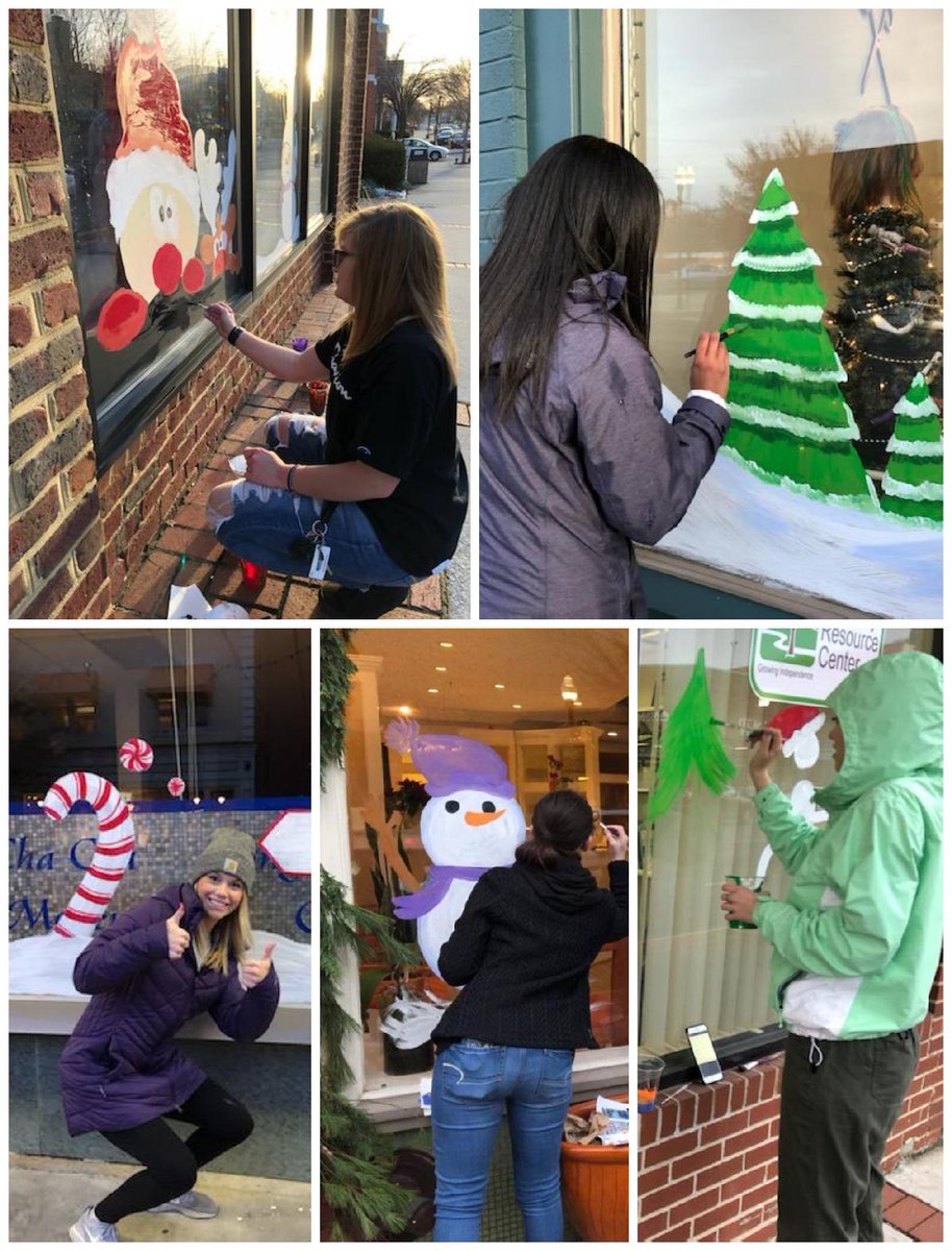 BlueDemonArt's tweet photo. Be sure to check out the paintings created by CHS NAHS students in  downtown CBurg at tonight's parade! @CHSBlueDemons https://t.co/6dP6BARVoq