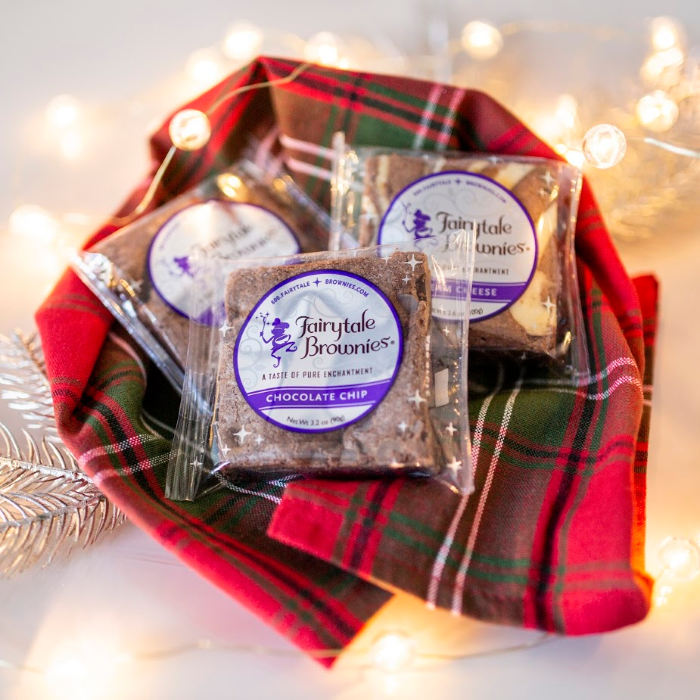 TheMommyIsland's tweet photo. Brownies On Your List? 
There's still time to ship them for holiday delivery! 
#AD Check out the magic happening at Fairytale Brownies! @ftbrownies 
#12DaysOfGiveaways #BestGifts #Foodie  https://t.co/mp2mwbf9OL https://t.co/9qKwNgCWR2