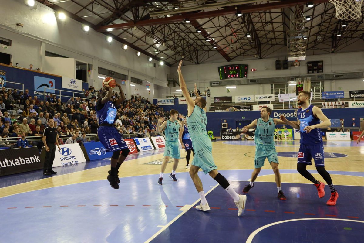 gipuzkoabasket's tweet photo. Debut 💙

#GuGipuzkoaBasket https://t.co/iC57rS7AZB