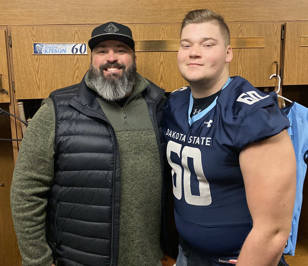 tj97232319's tweet photo. Feeling so blessed today. Offered a scholarship to play football for Dakota State. The staff and coaches were so awesome. Beautiful campus and really cool people. Thank you so much to @CoachSinsabaugh and @DakSt8Football for the time and awesome offer! https://t.co/uPv062XcmR