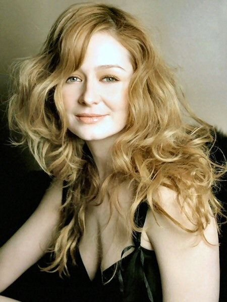 Happy Birthday to Miranda Otto who turns 52 today! 