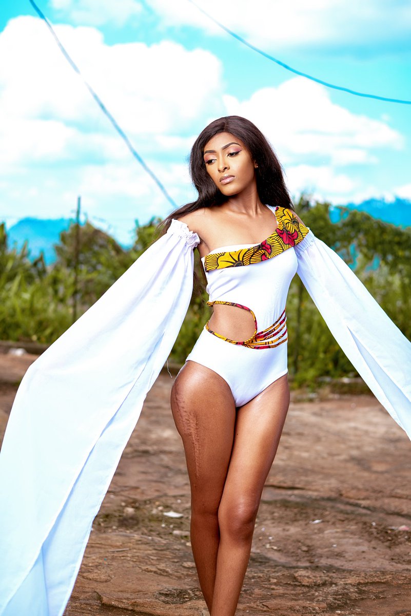 prisca_samyligh's tweet photo. Combien de fois abandonnons-nous notre chemin, attirés par l'éclat trompeur du chemin d'à côté ?

Top model pictures people Cameroun décembre 2019 https://t.co/Ww0wOygCHG