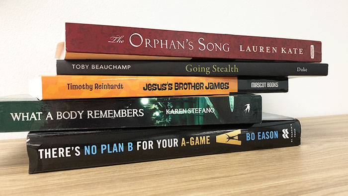 UCDavisMagazine's tweet photo. 25 alumni books of 2019. https://t.co/l2lWXFtx6K

@MikeMadenAuthor, @JosephReidBooks, @mikechenwriter, @laurenkatebooks, @mashawrites, @JamilJanKochai, @kstefano1, @ErinDealey, @susan_adrian, @afgascoigne, @StyleSweetDaily https://t.co/U6ElW1Vify
