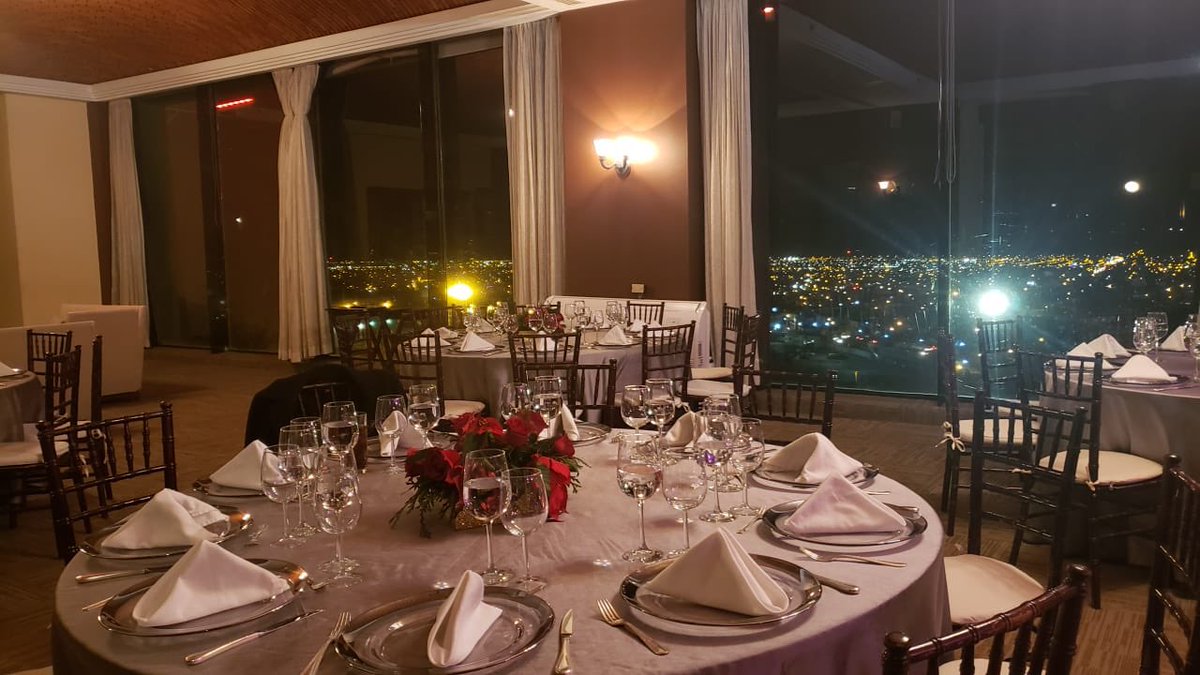 cevech's tweet photo. Agradable velada en nuestra tradicional cena navideña 2019.
#cevech #CenaNavideña2019 #SheratonSoberano #ConsejoDirectivo1921 https://t.co/FAHKAXS8HK