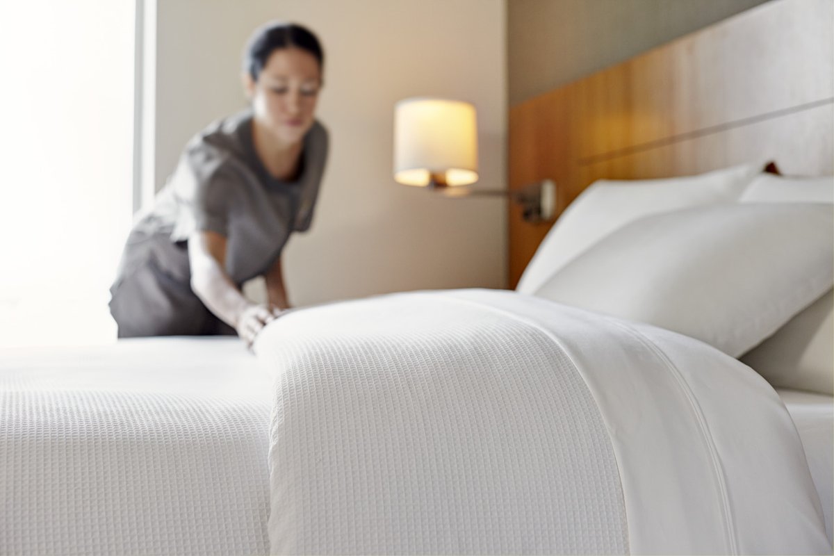 HyattPlaceYYC's tweet photo. We pride ourselves on on cleanliness and condition! 
Kudos to our incredible room attendants for keeping our guestrooms, and public areas looking like new! 

#Cleanliness #KeepItClean #HyattPlace #HyattPlaceYYC #WhySettle #CleanRooms https://t.co/qUGr5gZSRB