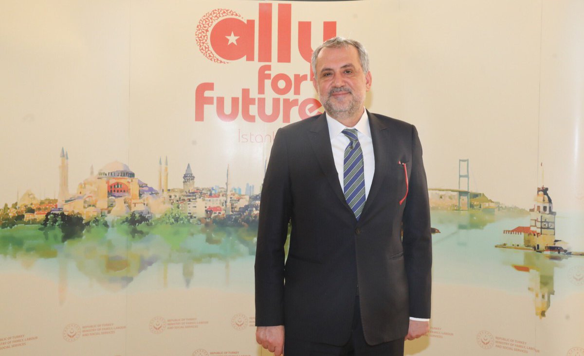 ally4future's tweet photo. The 4th day started with a panel titled as “Green and Sustainable Solutions for Climate Change” which was held by Miraç Tapan, Prof. Mehmet Emin Birpınar, Nana Firman, Prof. Nilgün Cılız and Sümeyra Merve Kılınç. #ally4future2019 https://t.co/Tz8bDvXqEZ
