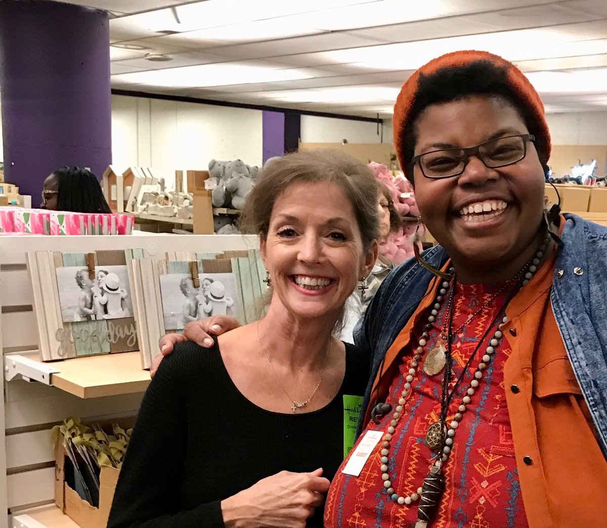 KING, TRAILWOODS AND LONGFELLOW TEACHERS ENJOY HOLIDAY SHOPPING AT THE HALLMARK OUTLET STORE bit.ly/36HfNKR