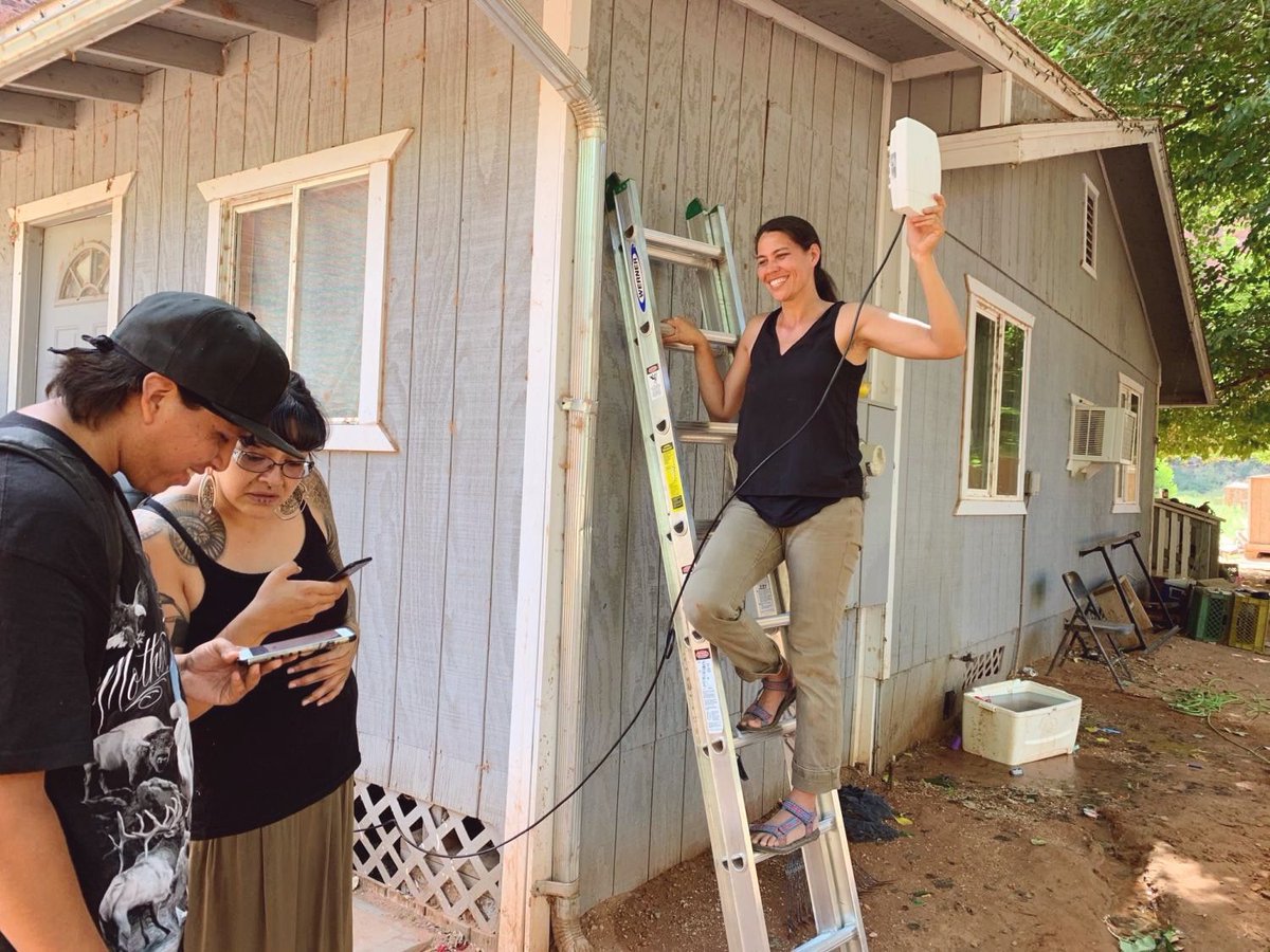 MuralNetwork's tweet photo. We're helping native nations build their own high-speed internet networks! Learn more about applying to help your tribe build its own internet network: https://t.co/fpzoyQ0rIV
#NativeTwitter #YourLandYourAirwaives #SpectrumSovereignty https://t.co/ZoKhzy1Ozi