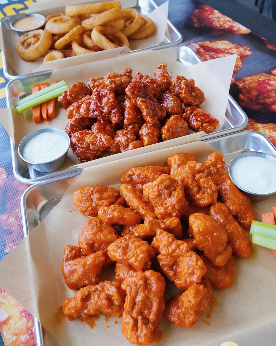 Buffalo Wild Wings tweet media