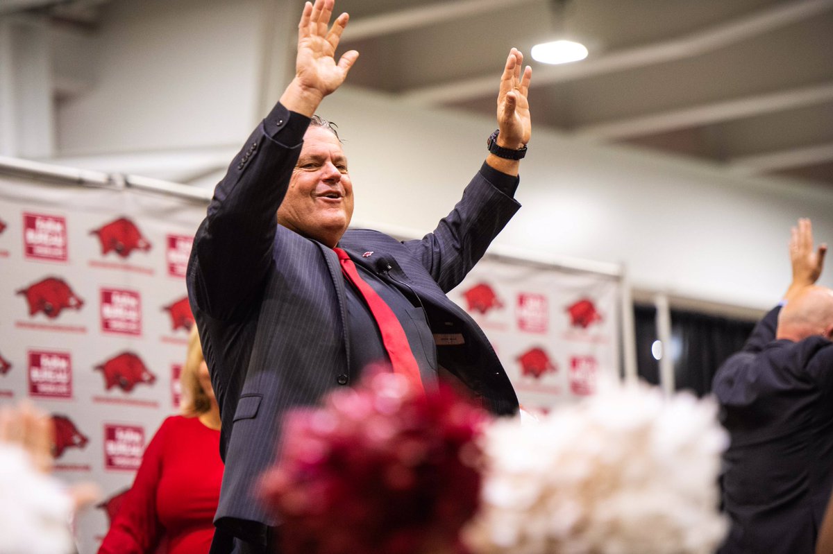 gunnar997's tweet photo. Day 2 with coach Pitt.
-
-
#arkansasrazorbacks #wps #fayettevillear #woopig #athleticphotographer #sportsphotographer #thereareworseoffices #razorbacks #sec #donaldwreynolds #razorbackstadium #broylesfield #grphotos https://t.co/JOwPX95U6K