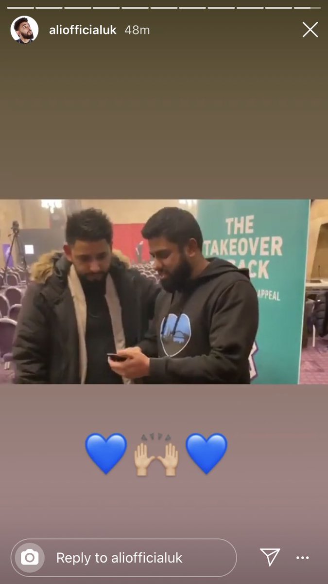 MonjuMeah's tweet photo. I was asking @AliOfficialUK if he wanted to join the @ToonAid1 gang and then he asked me show me your crew blad.... 🤣... talented, hardworking, humble and down to earth. Incredibly Inspiring British Bengali Brother! ✊🏽👏🏽 p.s. £10k pledged for @HumanAppeal ! InshaAllah #ToonAid https://t.co/3ZPQWY9alK