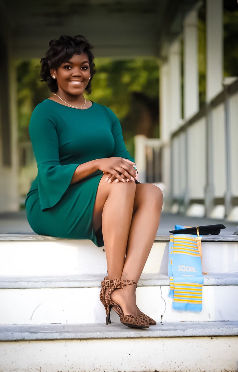TWELVEXXISTUDIO's tweet photo. #GradSzn2019π https://t.co/0vyAiBalqV