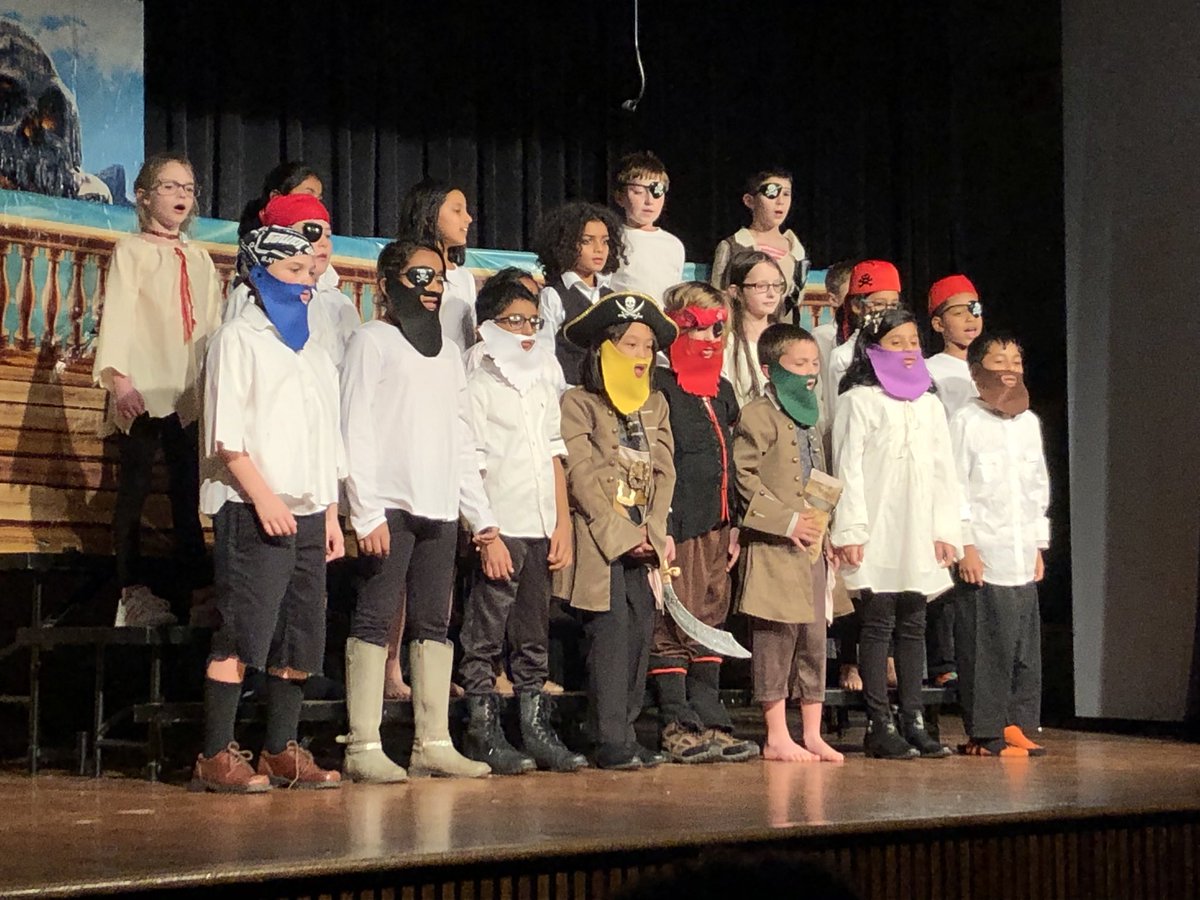 LoweLeopards's tweet photo. The amazing Mr. Gumm did it again with our 3rd grade Pirate show! What a great performance and experience for our kids! #jcps #lovethearts https://t.co/ceUxb0opFX
