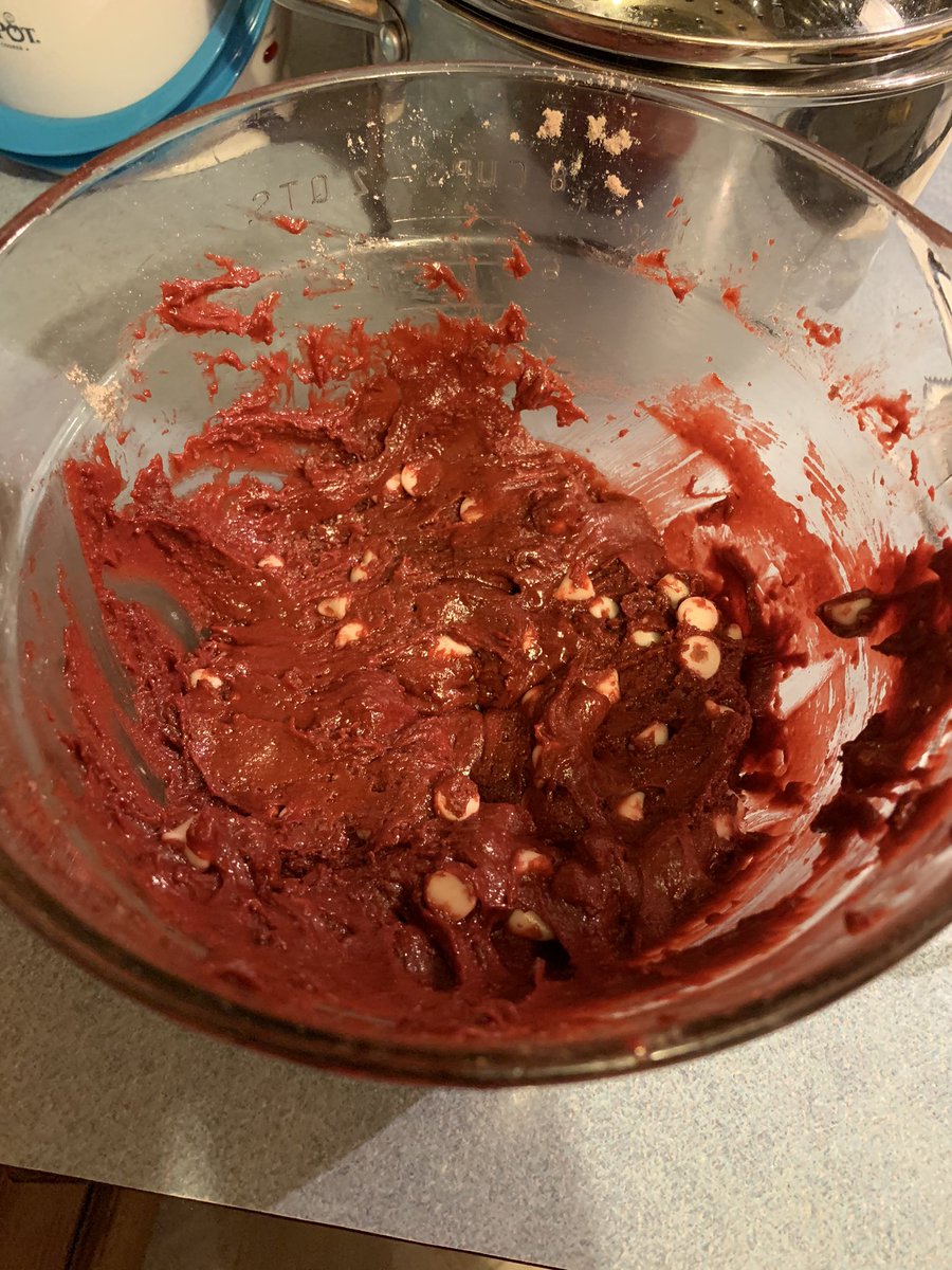 christina_21700's tweet photo. Making the red velvet white chocolate chip cookies. #cakecookies #baking #cookies #christmas #christmascookies https://t.co/5WeSeNSmHY