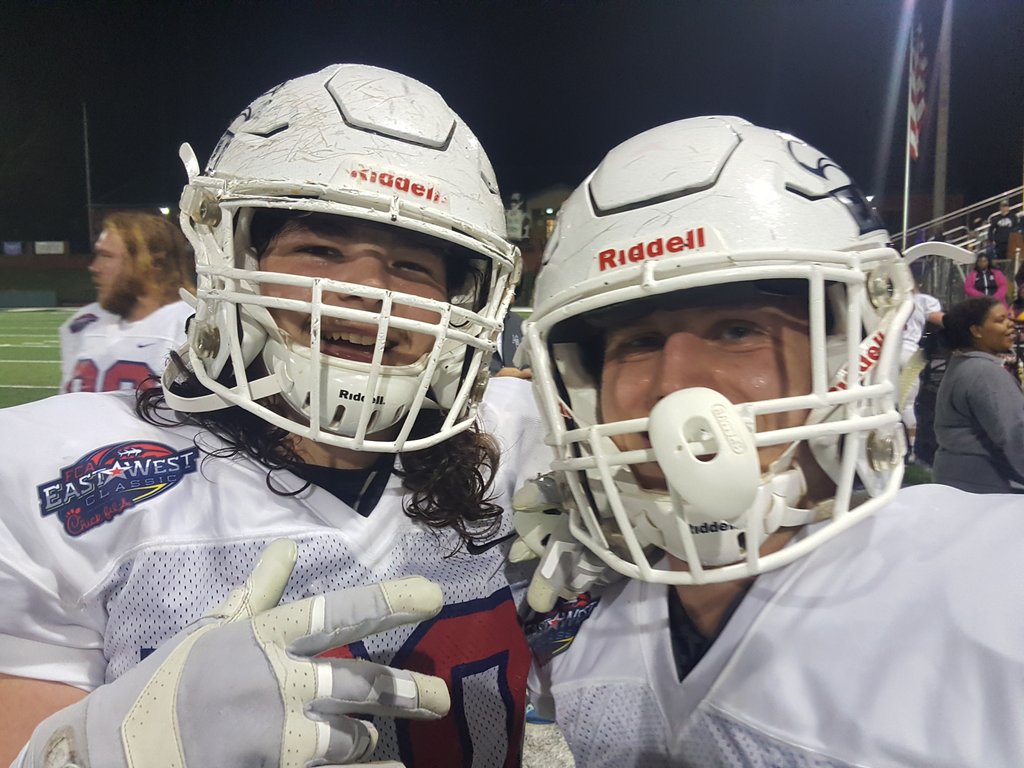 CameronPettus's tweet photo. @JarrettPursley @Adair6Caleb Celebrate after Adair makes last second TD catch of the first half! #Represent 🦅👊🏈 https://t.co/ZtkIN3fJPy