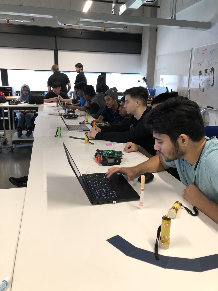 TechFmm's tweet image. Ms. Calapa’s Gr. 11 Computer Engineering Class attended the Technology Innovation Event at Humber College  @TechFmm @FMMtweets @fmmrobotics2019 @tec_fmm #computerengineering #robotics #humbercollege