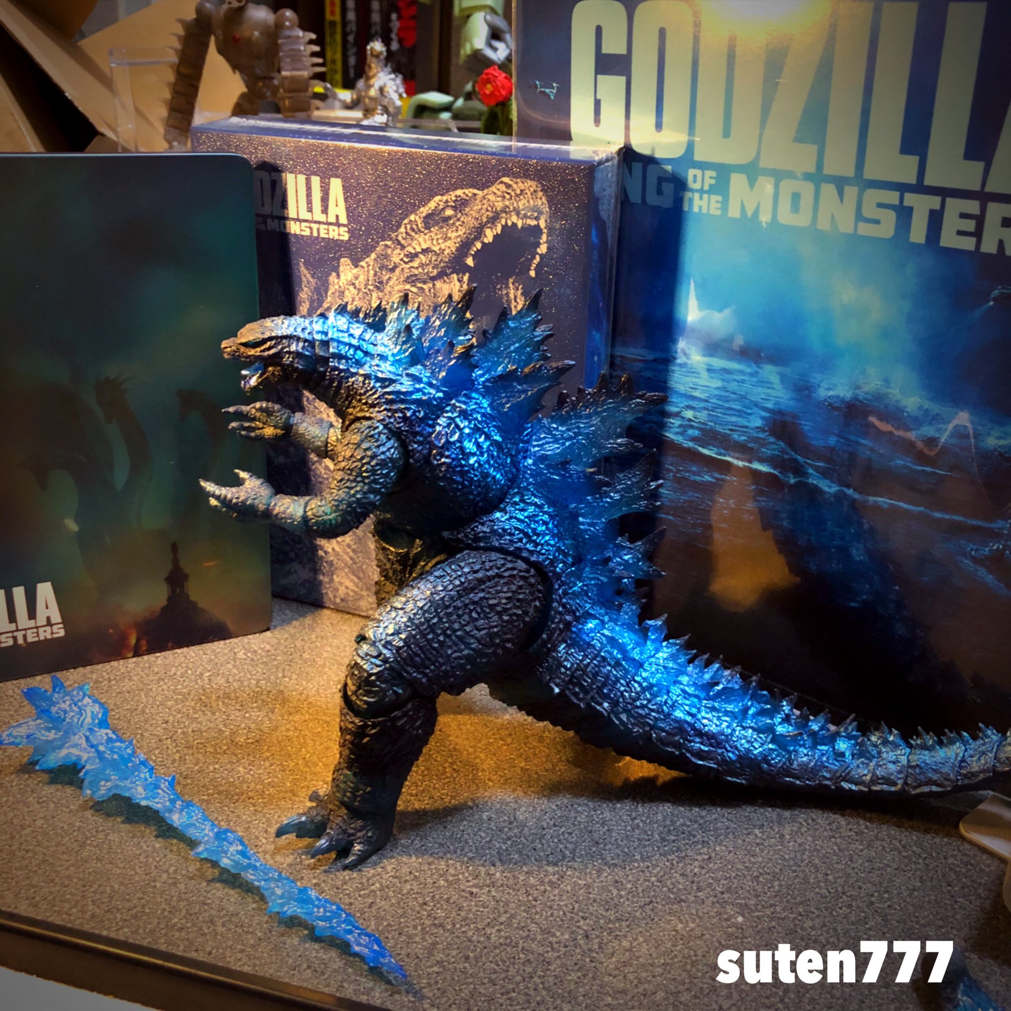 特撮 BANDAI GODZILLA [2019] Poster Color Ver. Bandai - S.H. MonsterArts Godzilla 2019 poster color ver