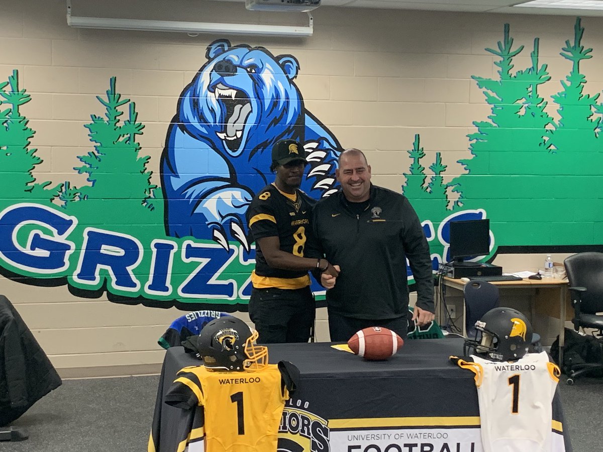 Today Grizzly deep threat and ROPSSAA All Star David Blagrove @Yourfinest_08 signed his scholarship offer with @UWWarriorsFB ! David will be playing receiver for Waterloo when they kick off their 2020 USports season. We  will always be proud to call you a Grizzly David!