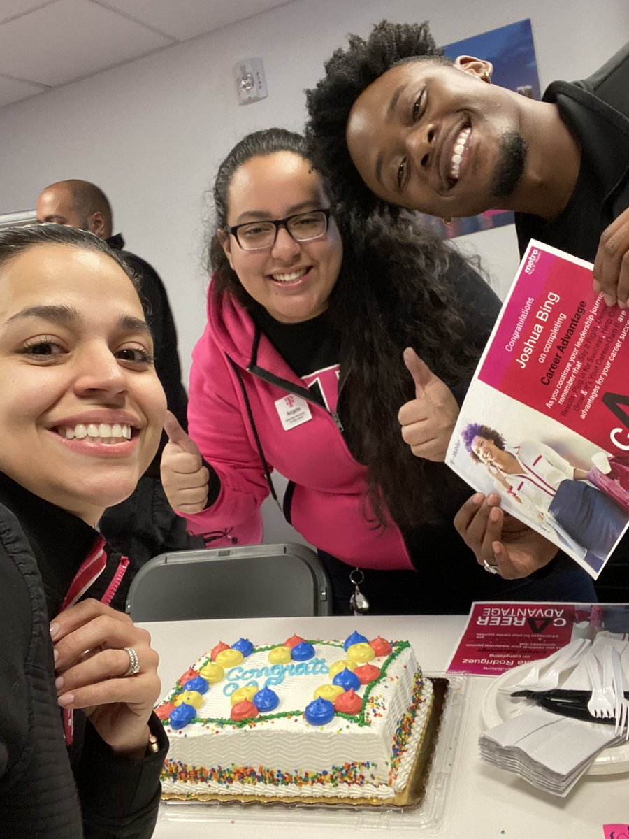 MagentaAng's tweet photo. And just like that we graduated CAP! 👩🏽🎓🎒 A big thank you to all my leaders who believed in me, and continued to inspire me along the way. #MagentaFam #RAM2020 💕 https://t.co/XF3Vq8XLEe