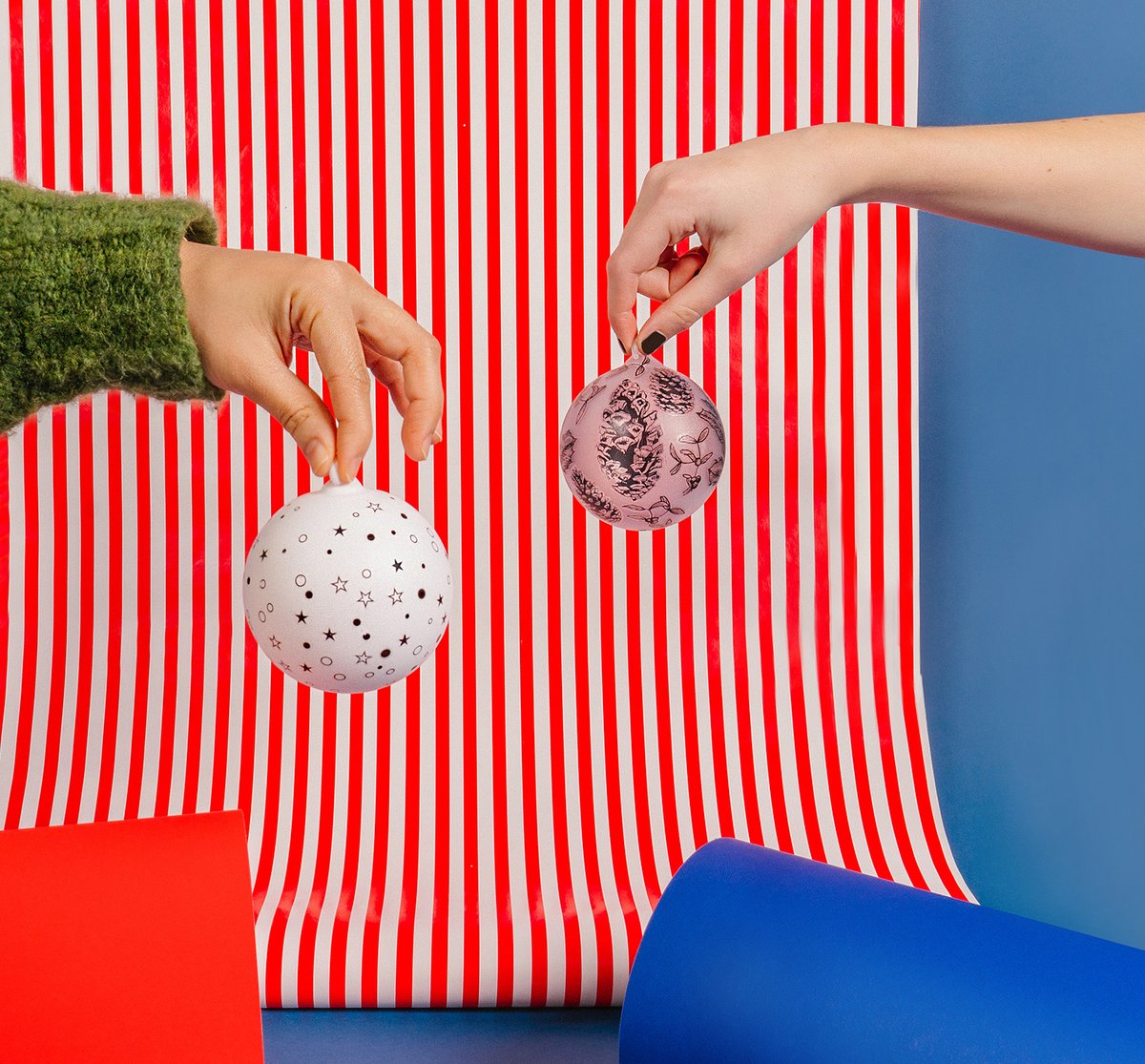 tattly's tweet photo. Make your dream ornament with a Tattly and these simple #DIY steps https://t.co/ZrJcWXnG6U https://t.co/6v6Zp5kME8