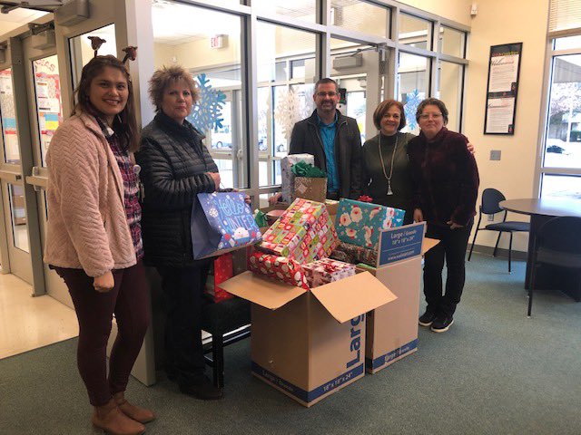 SchoolForman's tweet photo. Thank you to Exyte for sponsoring some of our Forman families for the holidays! https://t.co/ZqSooPmybb
