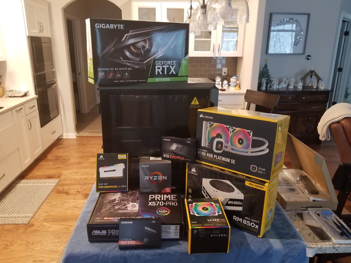 bradertech's tweet photo. Let the nerdfest begin #newbuild #whiteiscool https://t.co/vh2pJCO5Sb