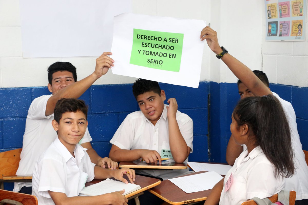 UnicefSV's tweet photo. #LoMejorde2019
Niñas y niños de El Salvador aprenden sobre la Convención sobre los Derechos del Niño y el papel fundamental de los ODS en la construcción de su mundo 🌎.
Conoce más de la historia https://t.co/txclBq8NUz
#WLL #LaLecciónmásgrandedelmundo #CDN30 #ODS https://t.co/zlzWCD3m8Y