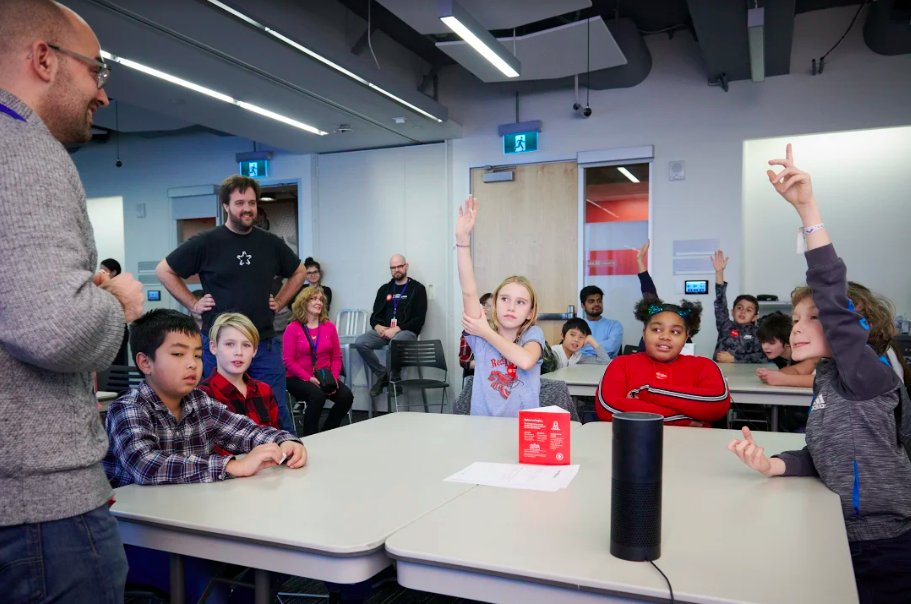 learningcode's tweet image. Comme nous en sommes déjà au dernier mois de l&apos;année, nous vous invitons à penser aux façons dont vos actions et vos projets, tant dans nos ateliers qu&apos;à l&apos;extérieur, ont transformé votre vie et celle des autres. #clcCode4Change