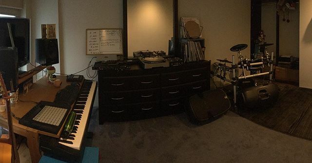 DonovanBullen's tweet photo. Happy studio cleaning day! #newvacuum https://t.co/qDWpLNTikJ
