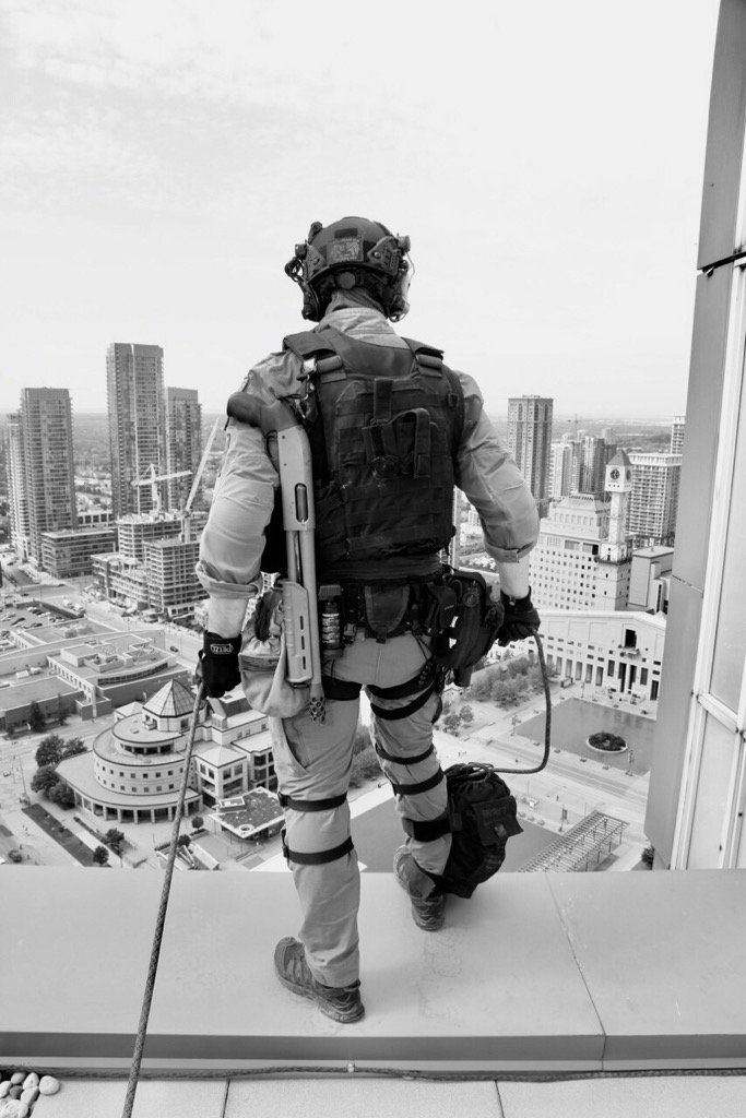 Choosing a career as a #PoliceOfficer means overcoming obstacles and barriers you never imagined possible.

#LeapOfFaith #WeBelieve #YouGotThis

#PRPTacticalUnit #JoinPRP @PeelRecruiting