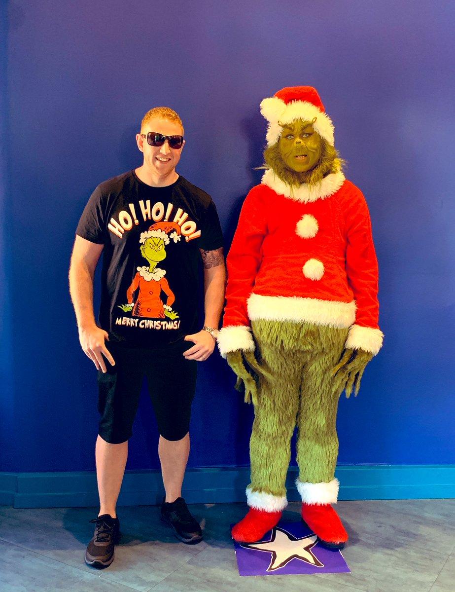 Taggsy79's tweet photo. So much fun @UniversalORL today! #BadGuysRule https://t.co/9Apo0rRWlX