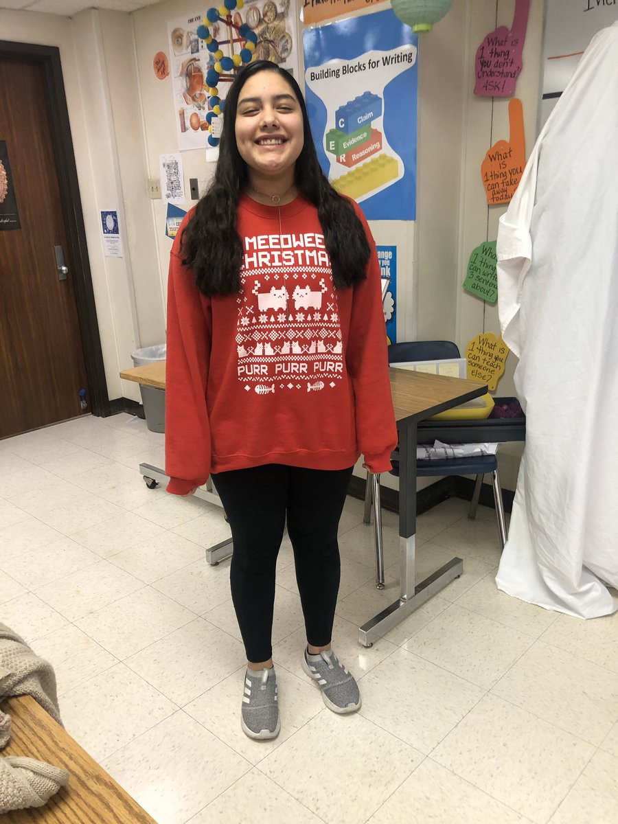 Rlt2020S's tweet photo. Love the Christmas Spirit!!! https://t.co/ZKzbBwXrFu