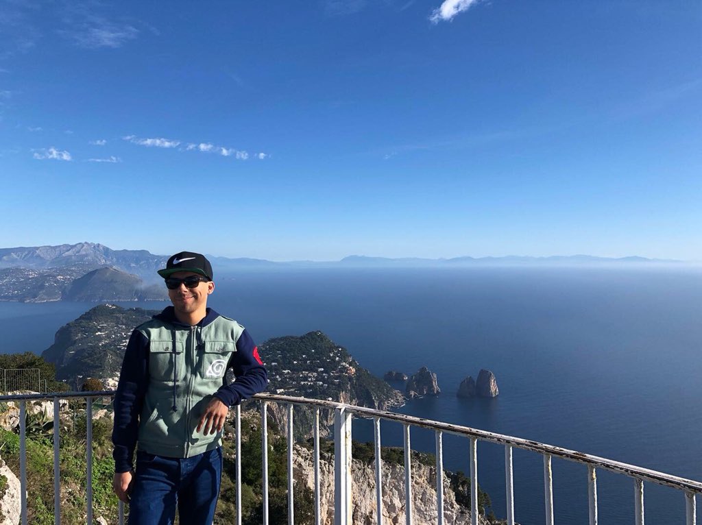 gameboygilly's tweet photo. The view is amazing ☀️ #montesolaro #capri #italia https://t.co/iO299H6LSG