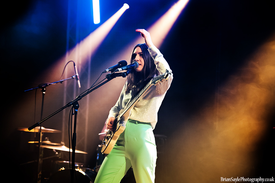 LookingAtYouUK's tweet photo. In the @ArtsClubHQ on Saturday @NatalieMcCool sounded great, few shots of the set and feel free to Watch / Stream her Xmas CHOON ‘Please Please Please (Won’t You Unwrap Me?)’ HERE:
https://t.co/597gtWlfa5
#NatalieMcCool #Liverpool #SoundsInLiverpool https://t.co/JbYTuyB7wb