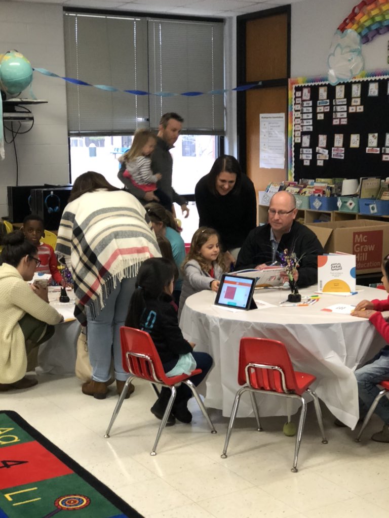 mrszarzournpe's tweet photo. These Super Authors had a wonderful celebration day with their very own published books!! #mysuperauthor What a special day!! https://t.co/ywMH8Ixbpd